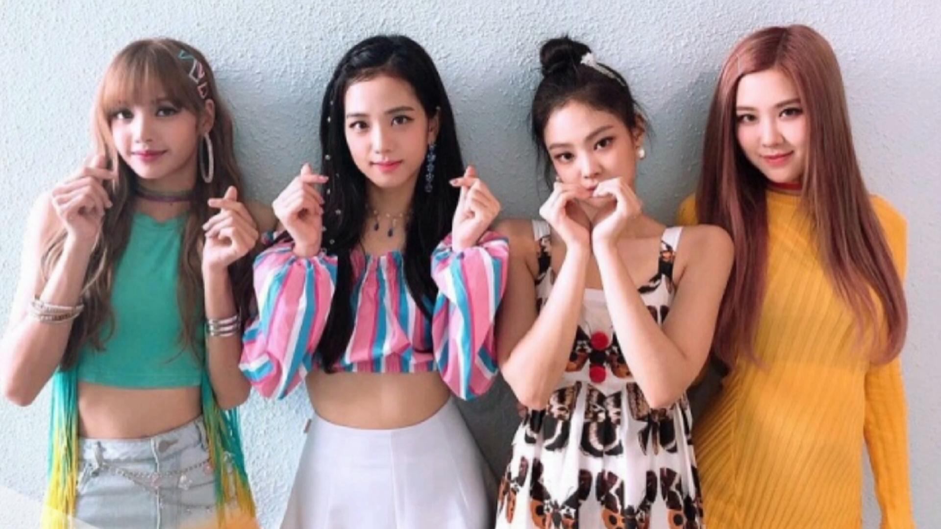 天秀不如你秀#blackpink珍妮舌头厉害了,玩游戏用舌头说话,堪称绝技!