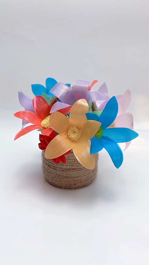 手工制作#一个矿泉水瓶子做的小花篮,学不会,我把老板炒鱿鱼-度惺视