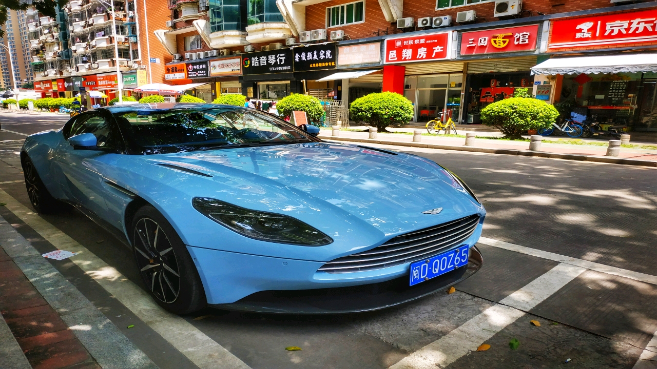 全民游戏季#路边豪车