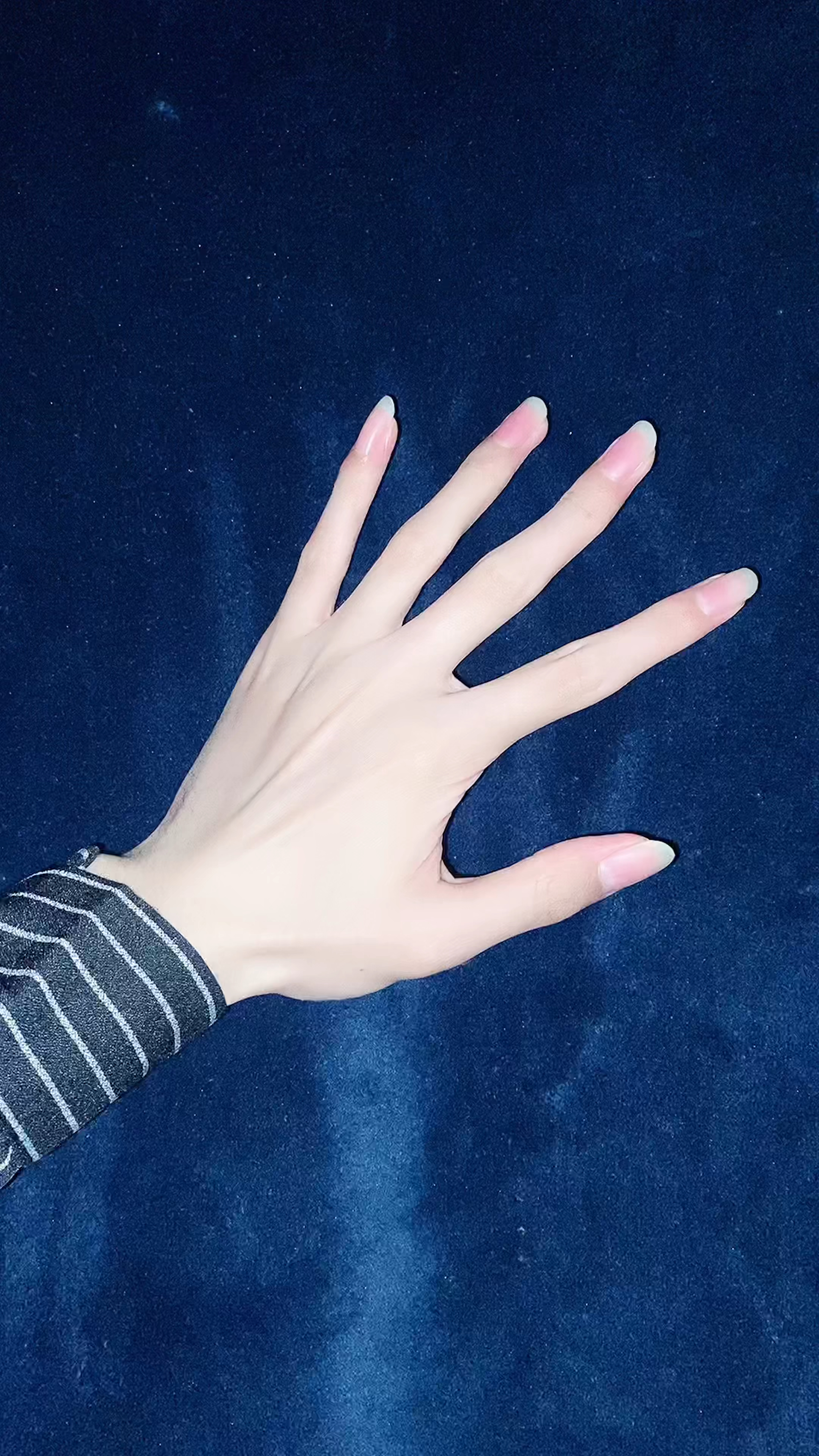 手控#男人细手抓床单