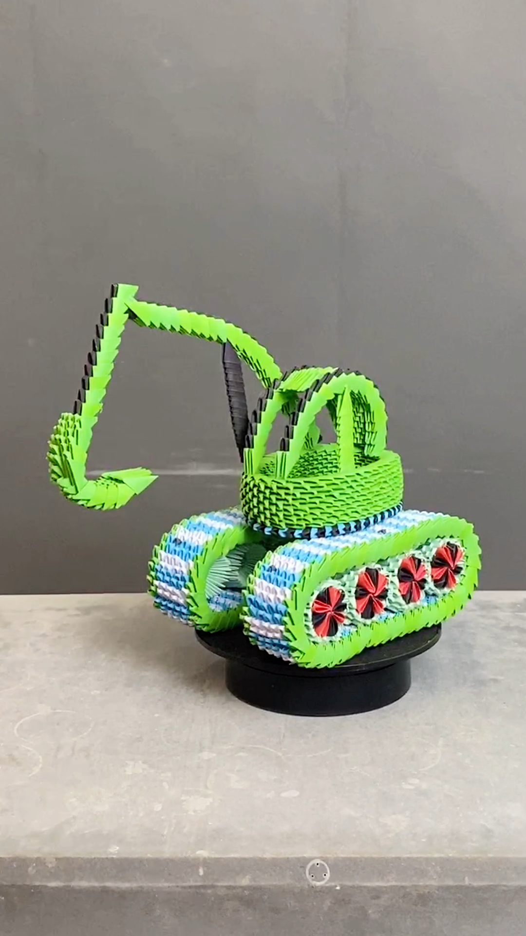 手工制作你们要看用纸做的挖掘机来啦