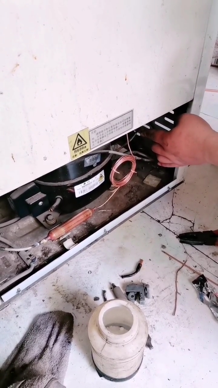 乡村生活#接上个视频,冰柜维修教程,未完待续.