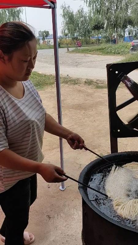 60.5万我真的很需要一个人,张嘴闭嘴就是工作,约我出去就是挣钱,不