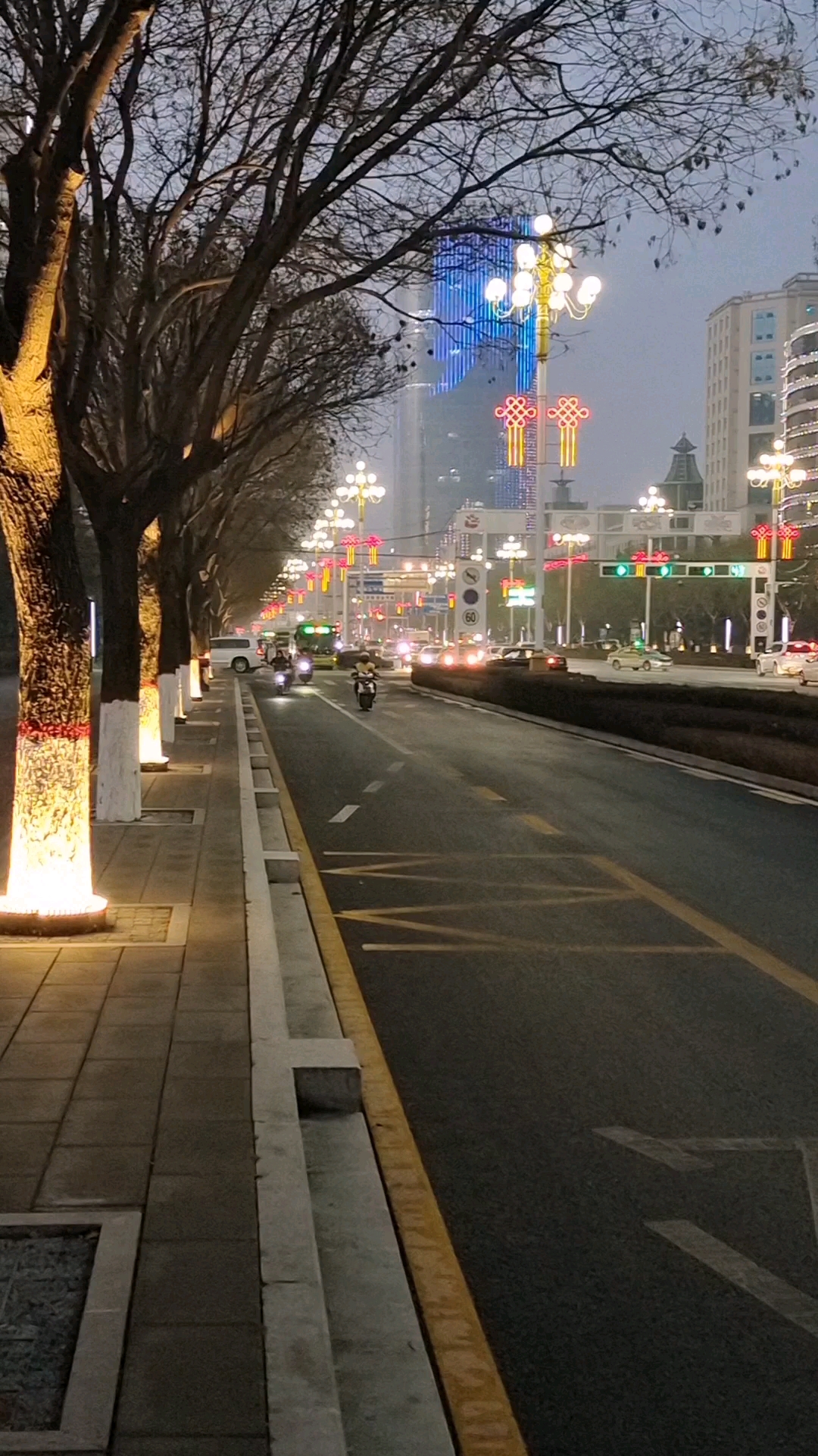 庆阳市西峰区街道图片
