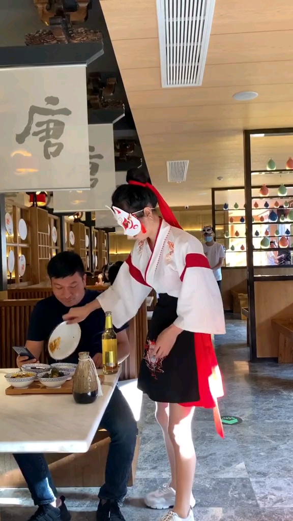 在家云旅游#西安大唐不夜城@唐猫庭院