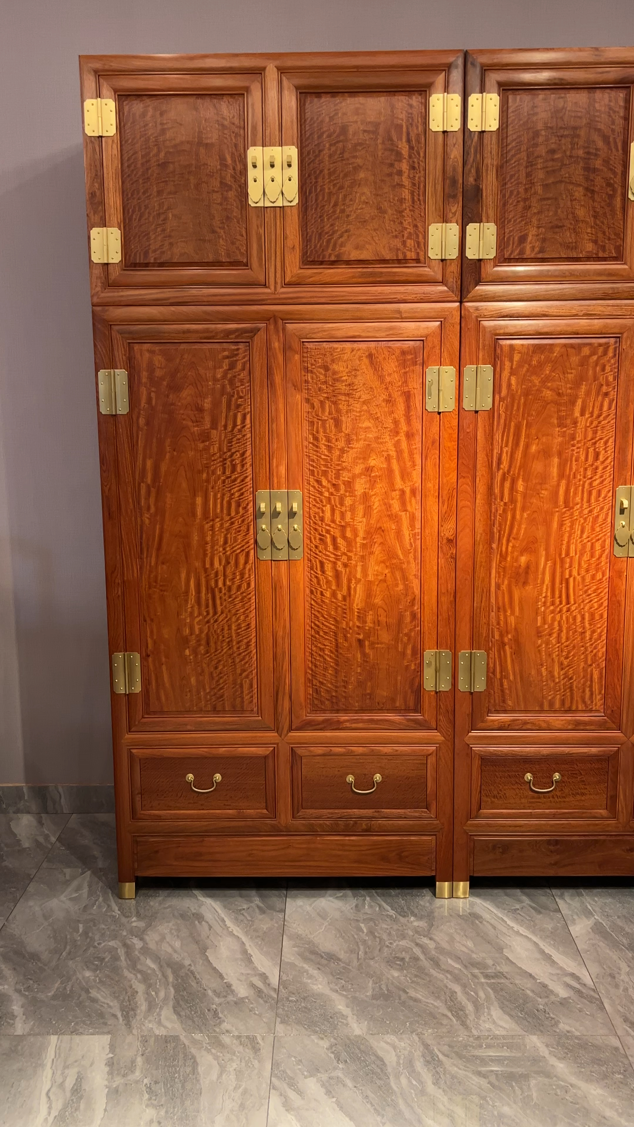 破壳计划#缅甸花梨满虎皮纹顶箱柜