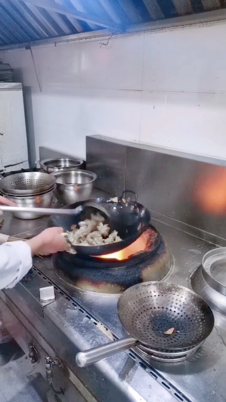 监控下厨师工作#厨房工作!感谢支持!