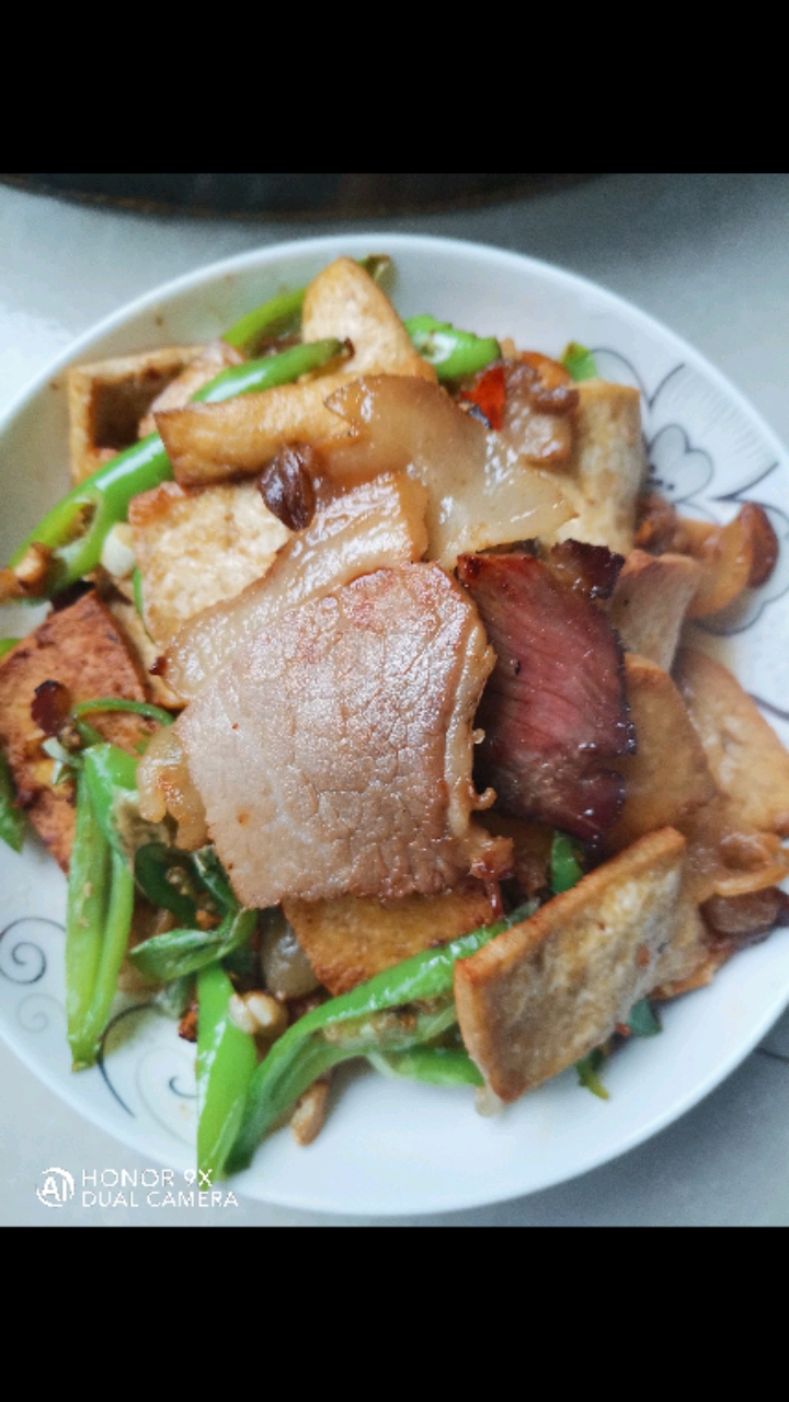 洋芋粉粑粑炒腊肉