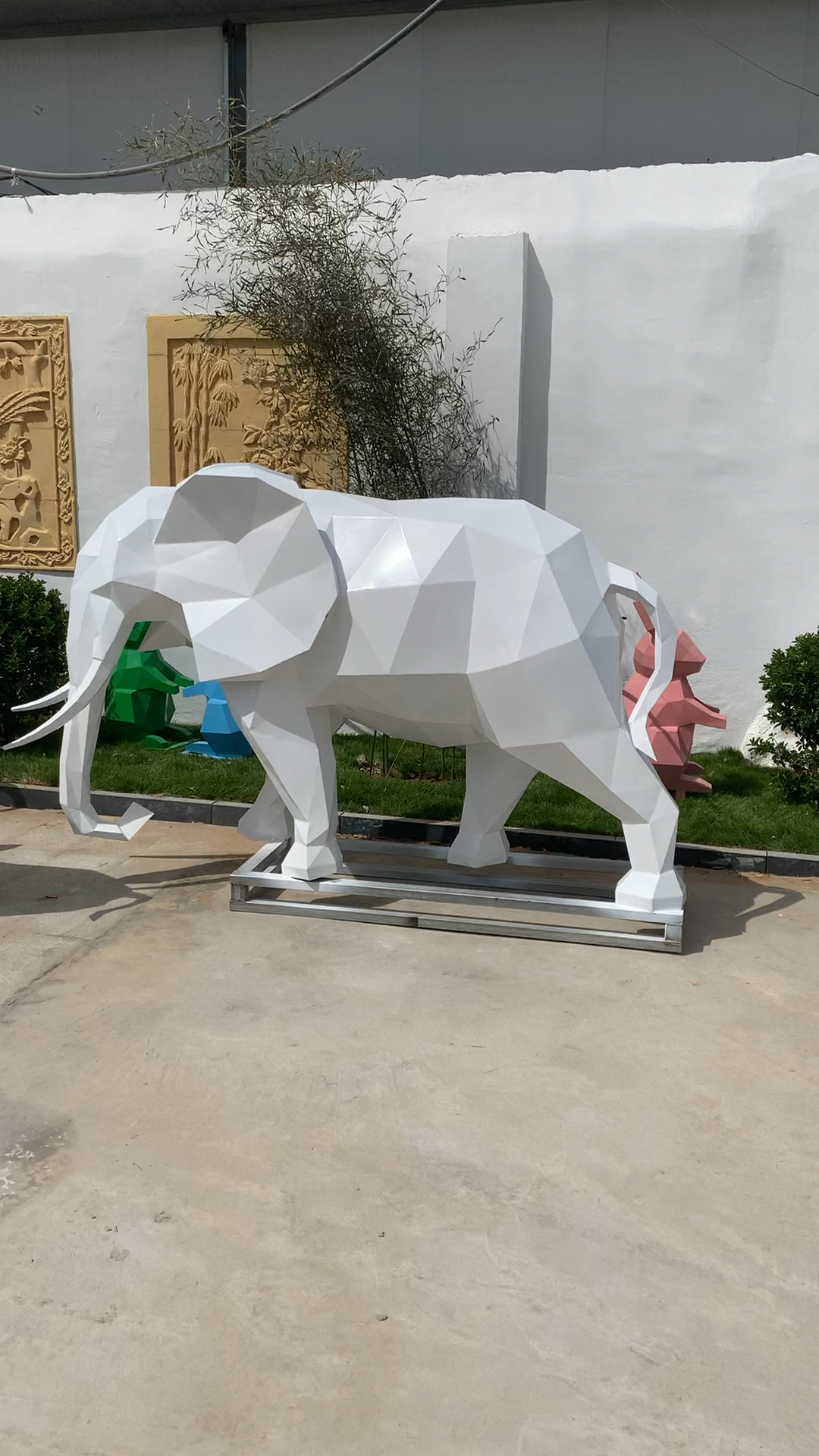 贵阳雕塑厂家#不锈钢几何面大象-度小视