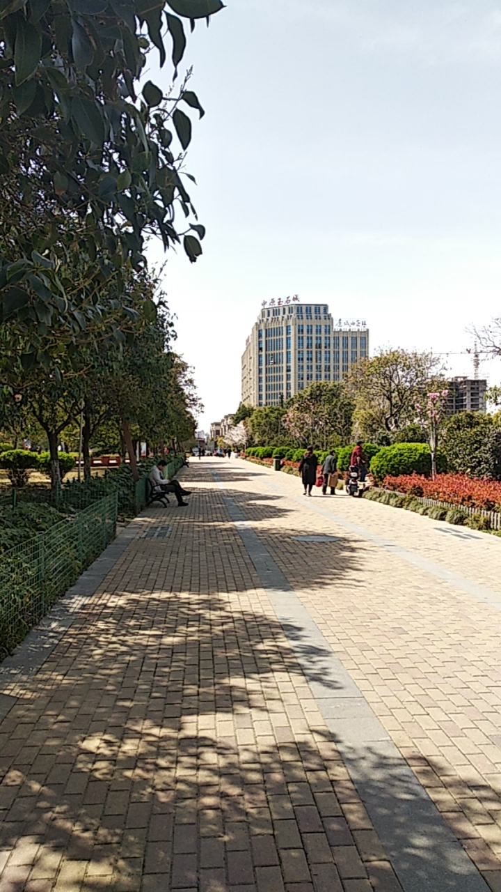 旅游进行时#平顶山鹰城广场