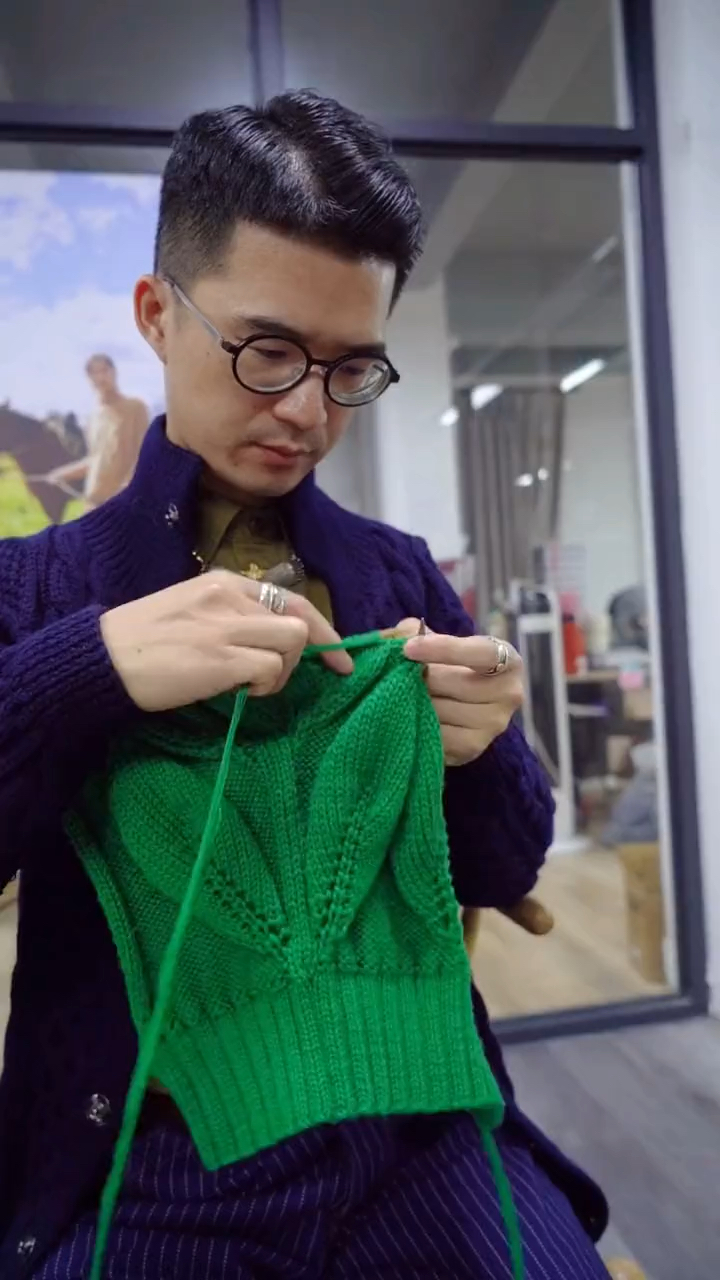 元旦快乐,新年快乐,2021更美好#潘毛衣小哥