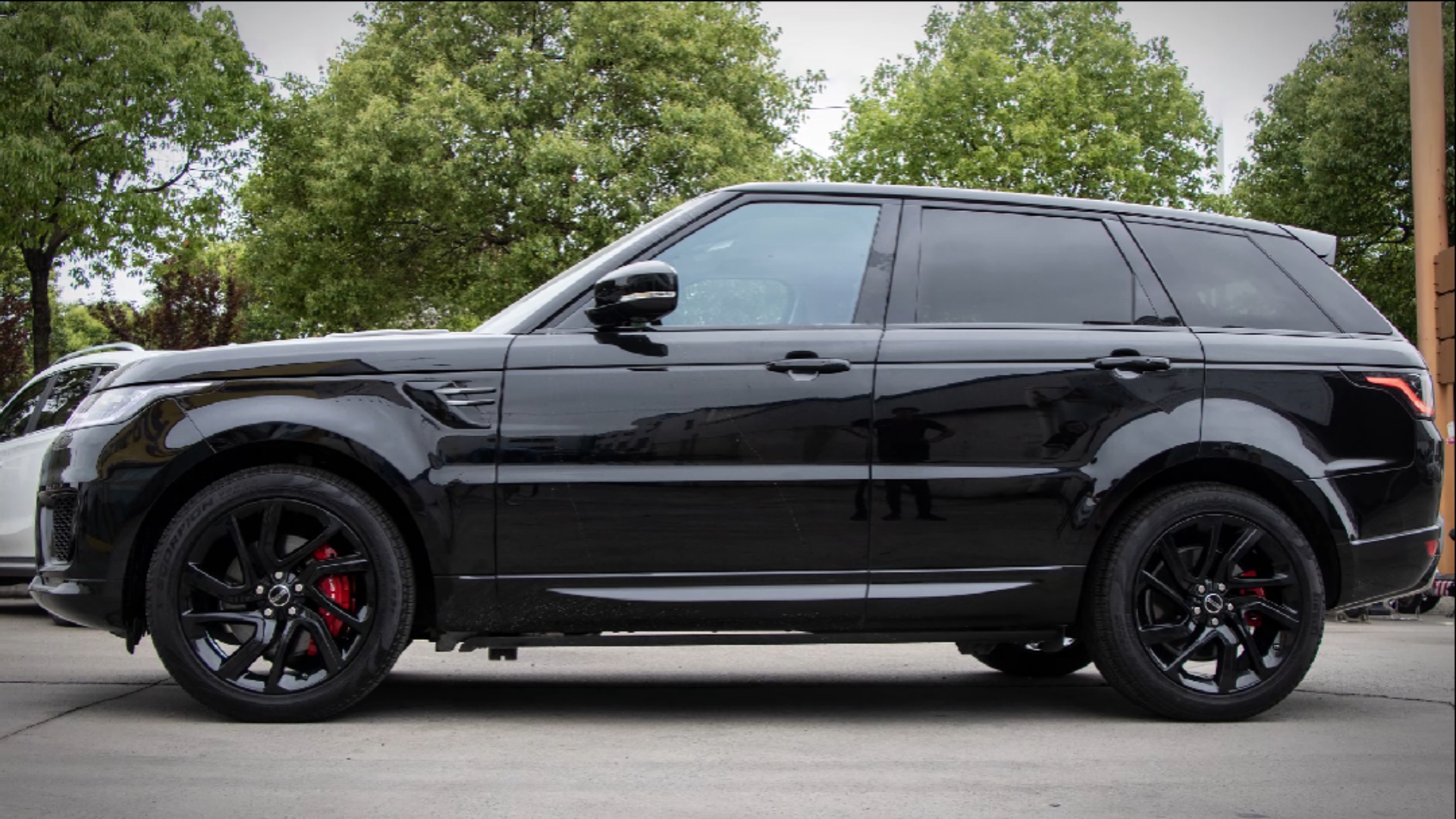 路虎揽胜#路虎轮毂卡钳改色效果图合集,轮毂的颜色搭配卡钳颜色的不