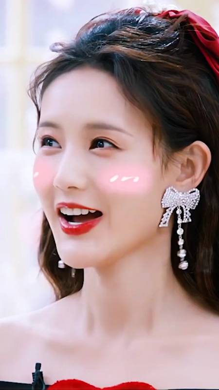 李一桐一笑倾人城,再笑倾人国!-全民小视频