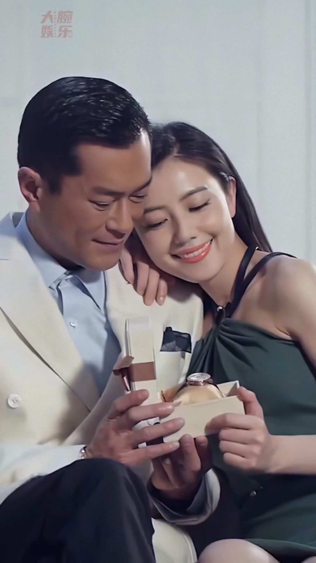 古天乐高圆圆一起拍摄宣传片真是绝配可惜高圆圆名花有主古校长如此