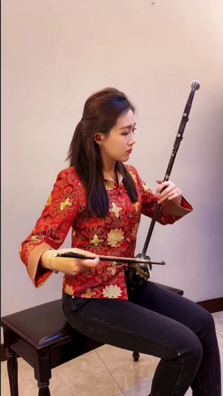 经典音乐#美女二胡演奏《喜洋洋》