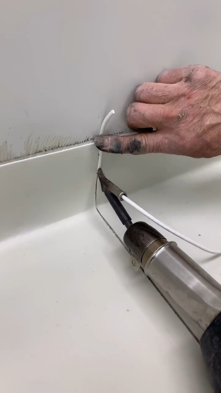 见过焊铁的,焊铜的,第一次见焊地板的