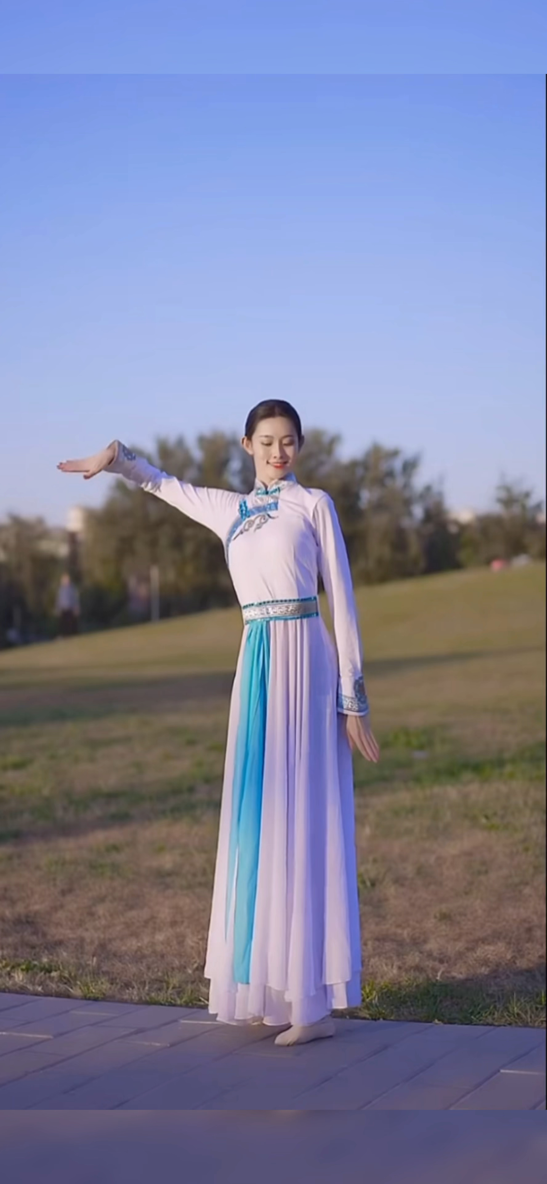 美丽草原#翩翩起舞#古风舞蹈#民族舞蹈舞出民族特色#草原#最美舞者#爱
