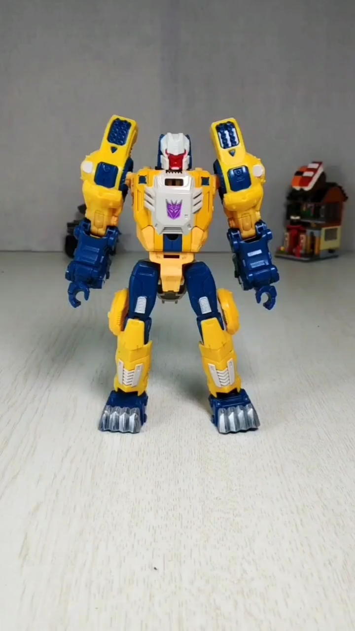 变形金刚#变形金刚泰坦归来人狼第一期人形展示