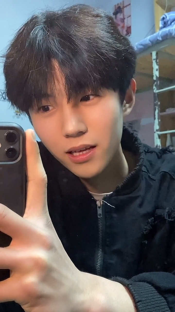 #小鲜肉帅哥#超可爱的高中生小奶狗