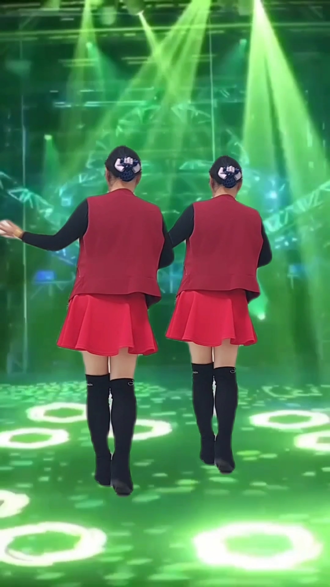 三仙湖芙蓉广场舞#入门16步背面演示《真心换真情》-全民小视频