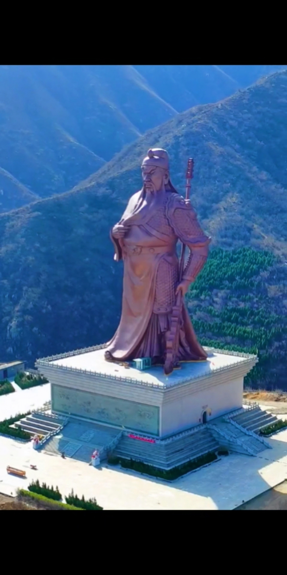 旅游进行时#世界最大关公铜像,坐落于山西运城中条山上