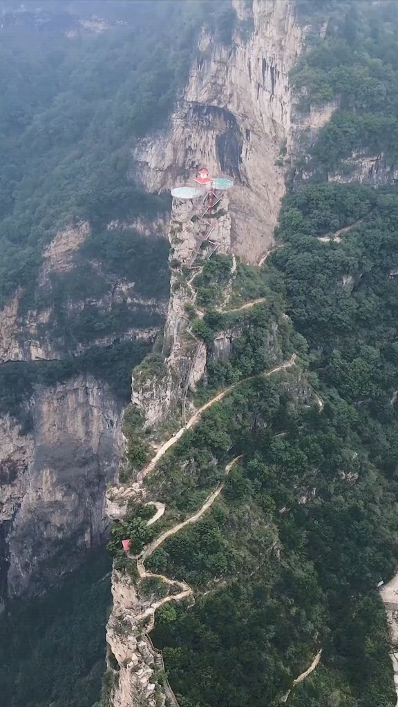 平顺天脊山中国有座山外山山上有片天外天风景极佳绝对值得一看