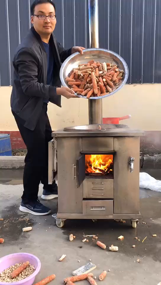 多功能柴火灶做饭烧水两不误