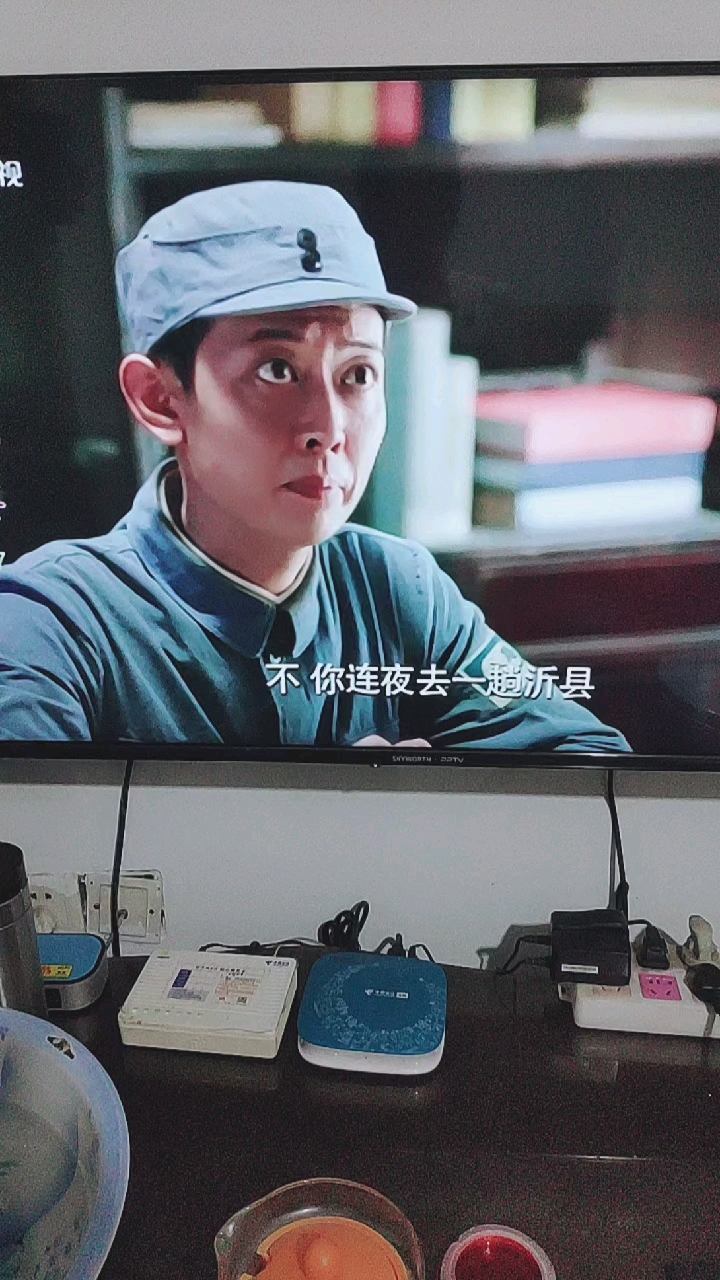 小妮扛枪
