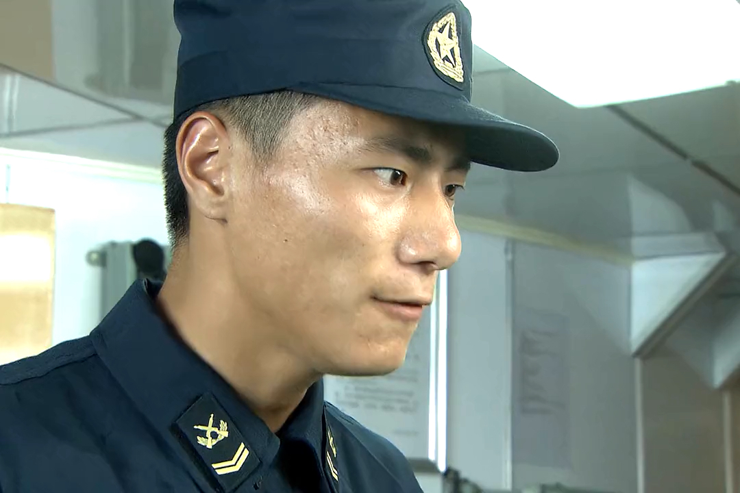 火蓝刀锋#幽灵潜艇现身,龙百川出海寻找