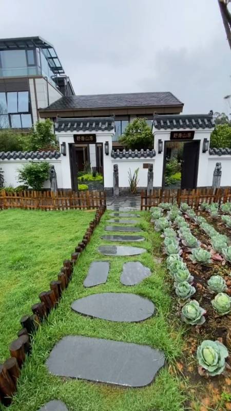 成都50万买的别墅,花园和菜地大到自己都不好意思了!