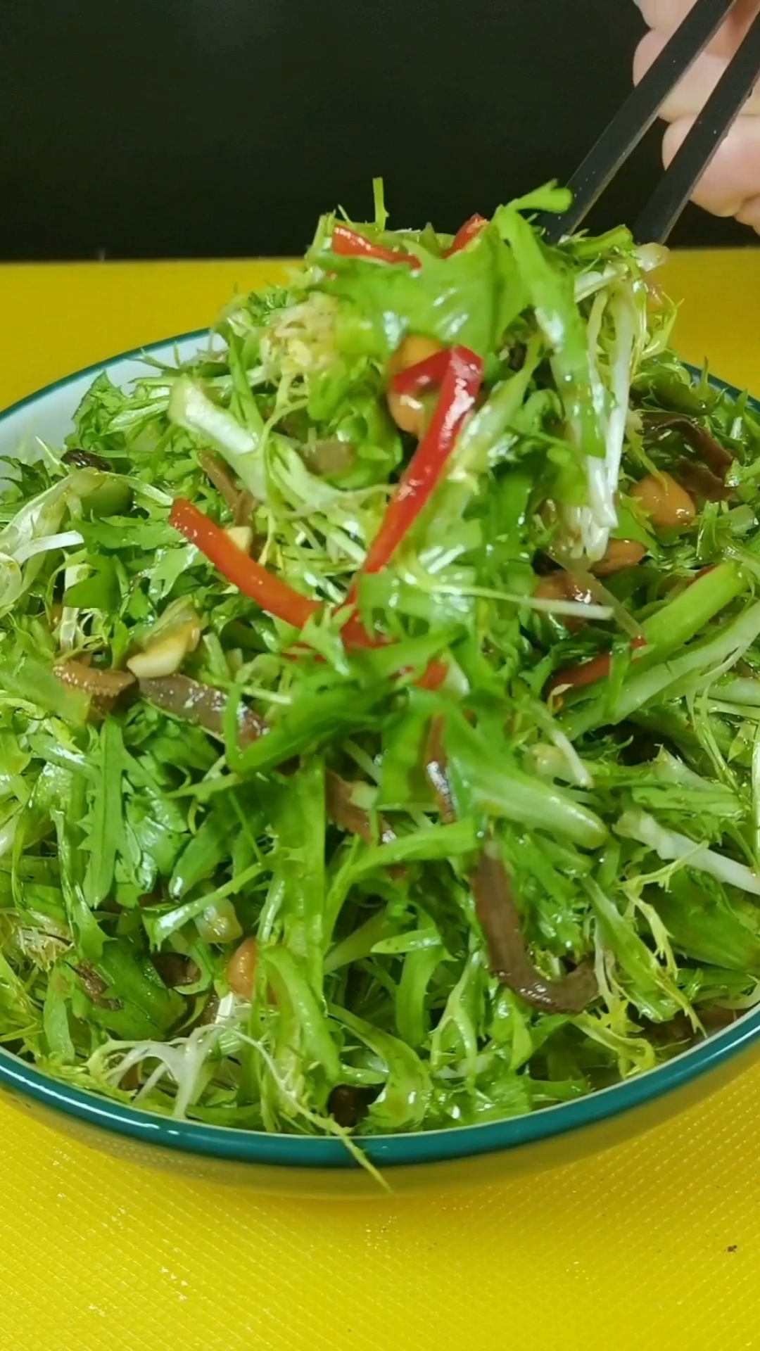 自制美食#丁香鱼拌苦菊,学习一下吧…00-度小视