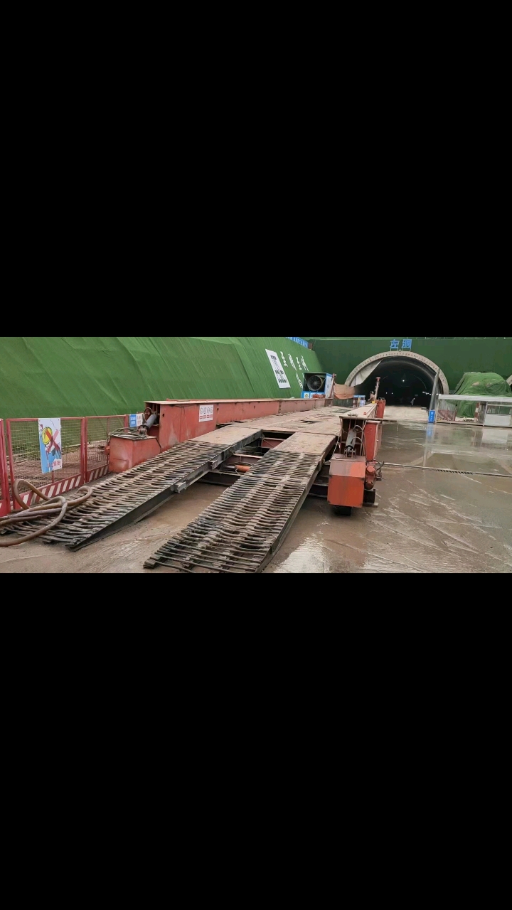 重庆:1套24米五星液压栈桥