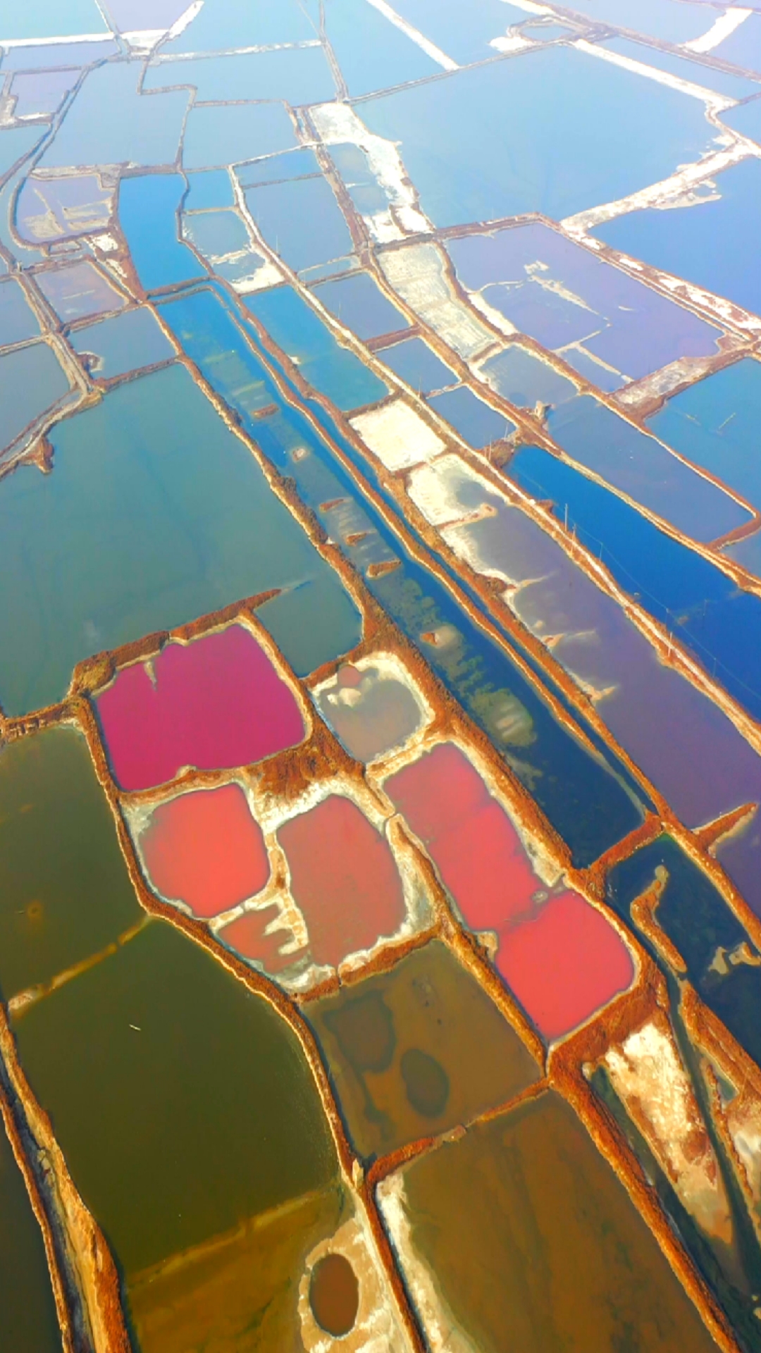 山西运城七彩盐湖,世界第三大盐湖,网友称中国的死海!