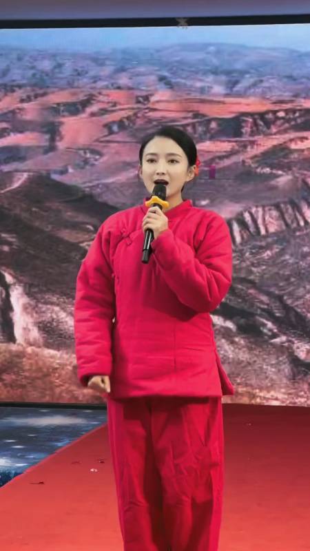 陕北苦情歌手刘妍一首新歌花轿里的人又让人泪奔