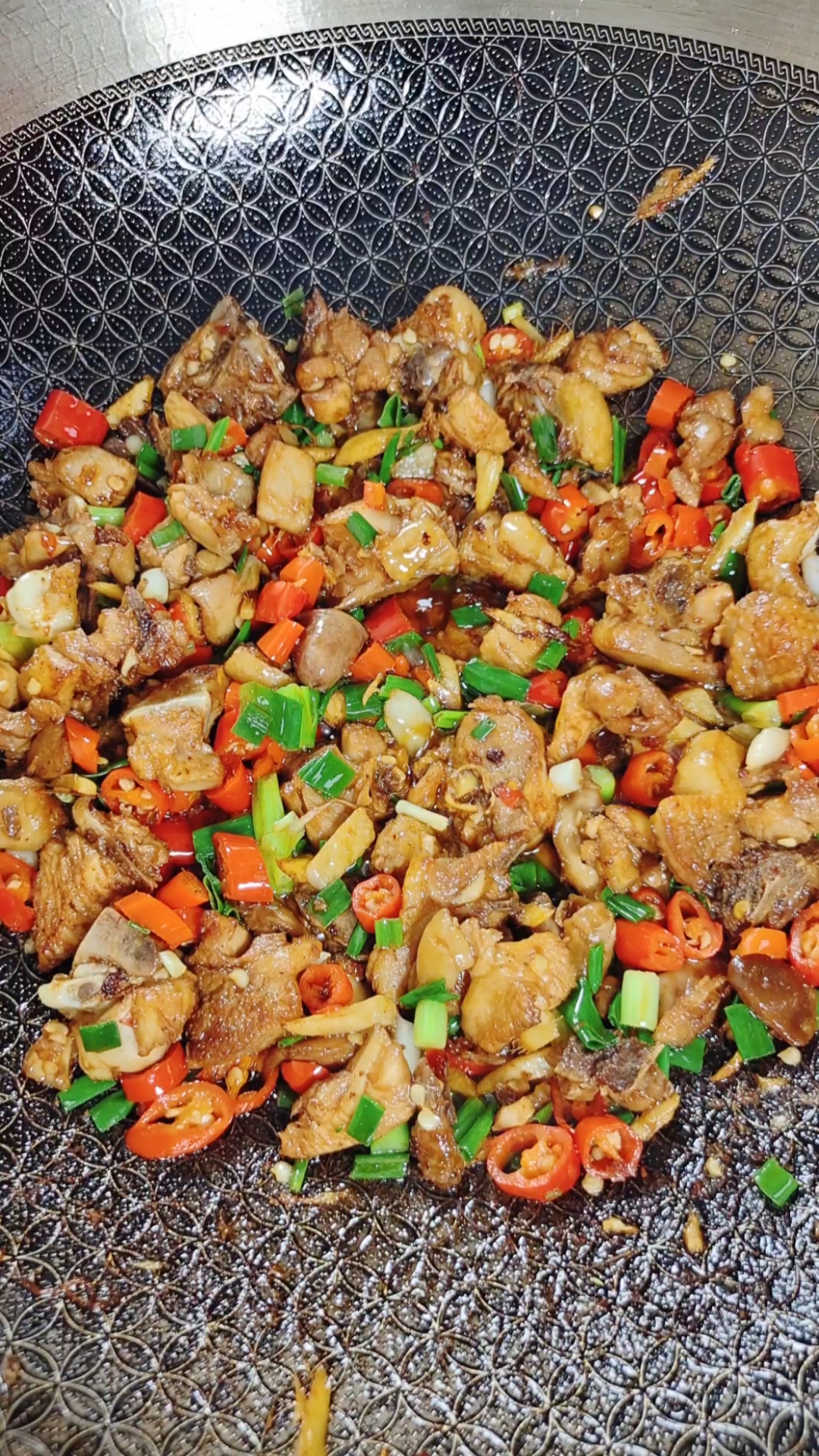 爆炒鸡块#爆炒三黄鸡做法教程!进来学会-度小视