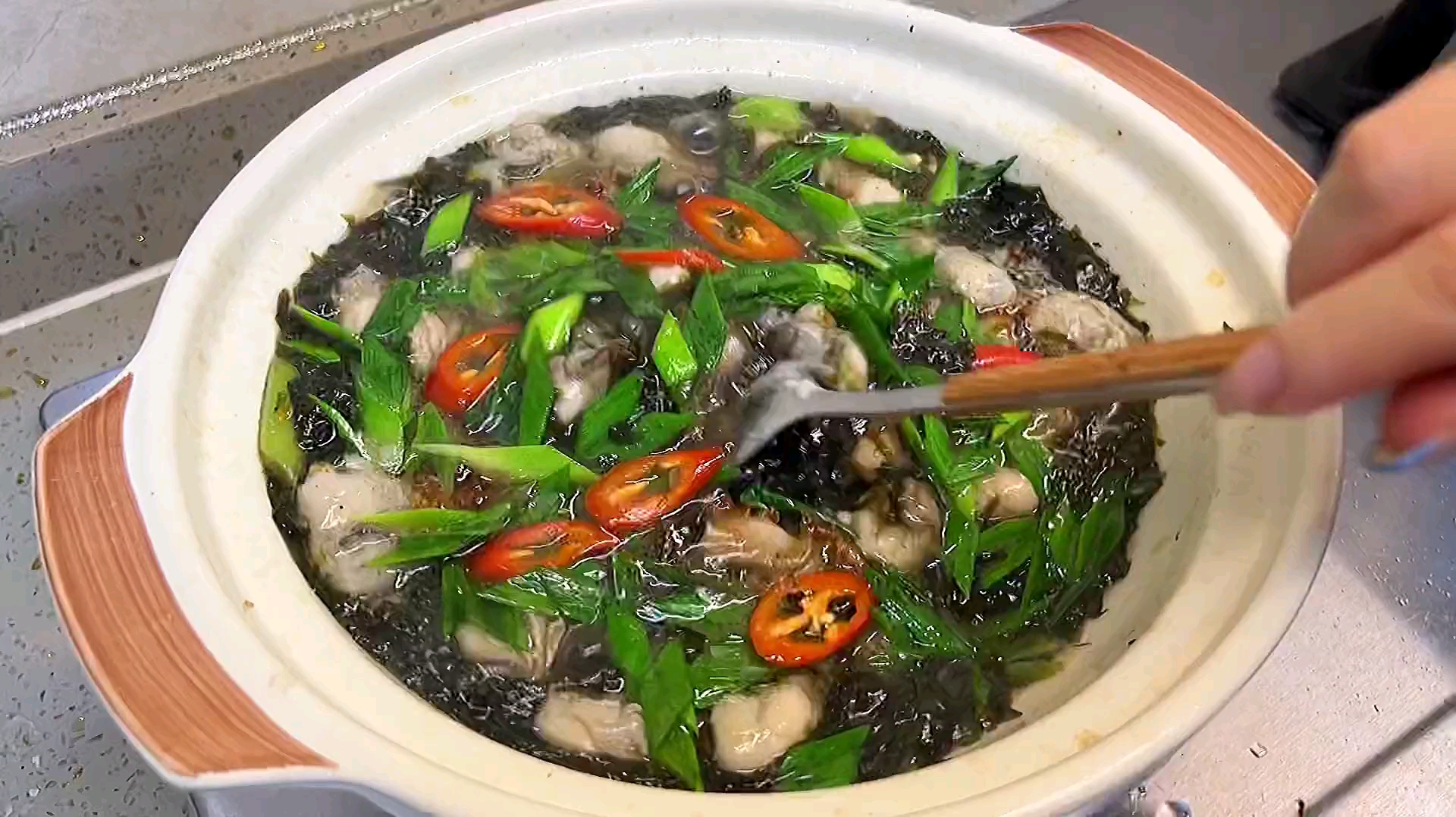 闽南的海蛎紫菜煲只要你吃一次就会爱上特别下饭