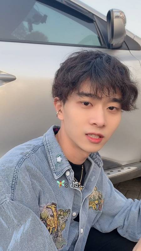 63.04万次播放.2020-11-132.29万黄骁骁很幸运11.