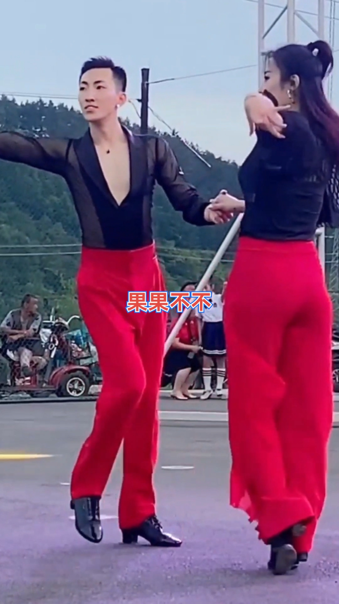 果果不不水兵舞跳得太美了!