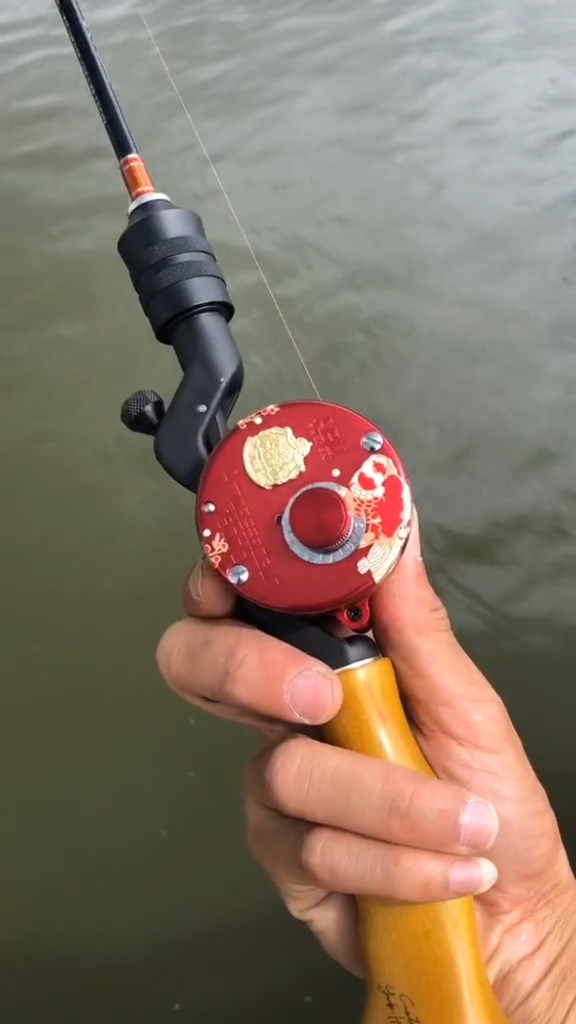 路亚小伙伴#这个是阿布鼓轮1500c改