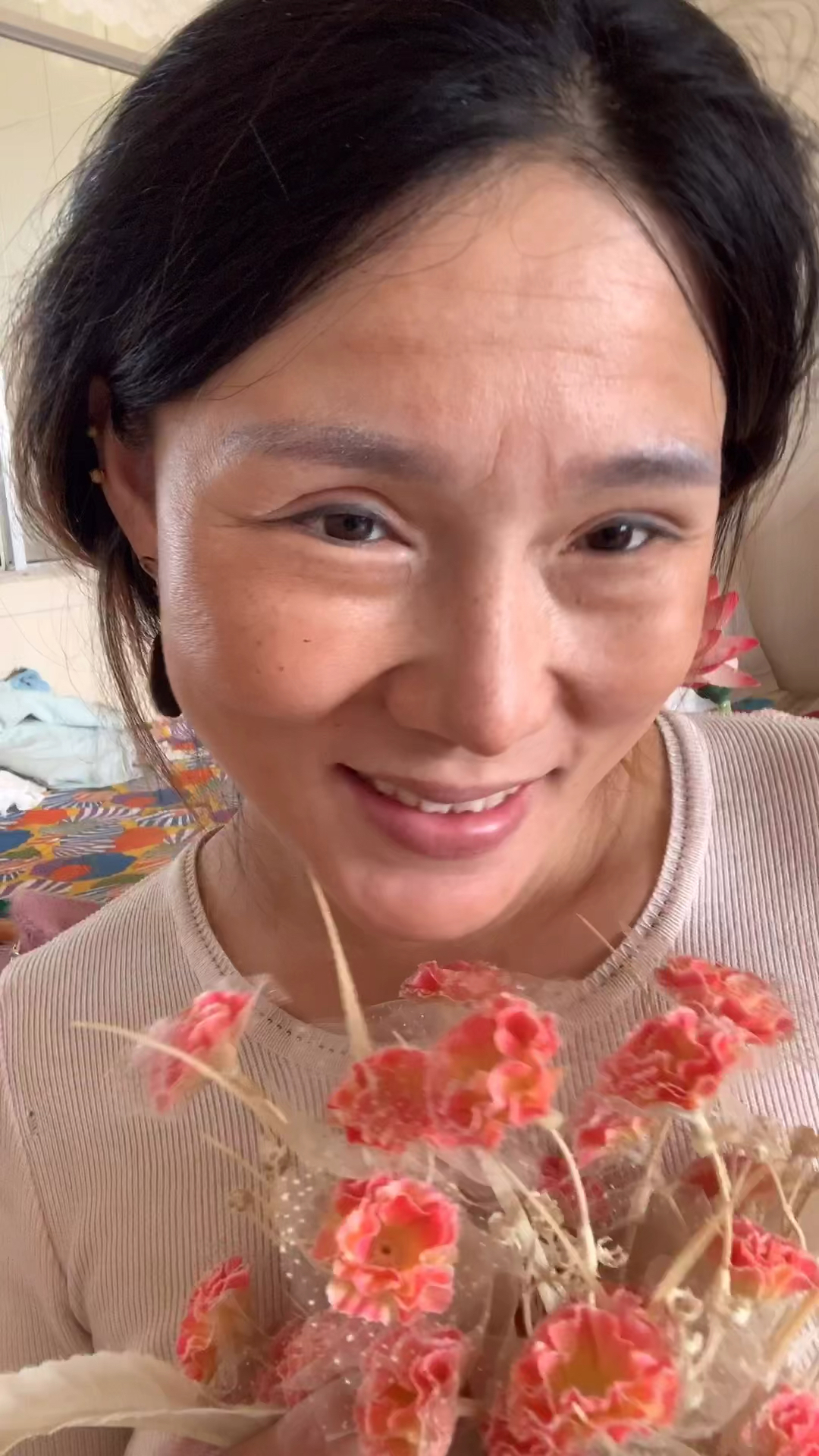 这才是一位四十岁女人真实样子没有美颜滤镜特效所谓的人老珠黄大概就