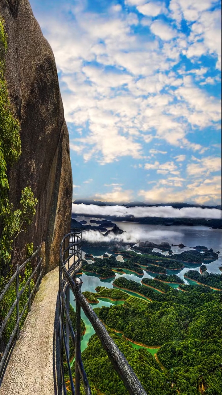 最美的风景#千岛湖水下古城闻名于世,被誉为"天下第一秀水"承载数人