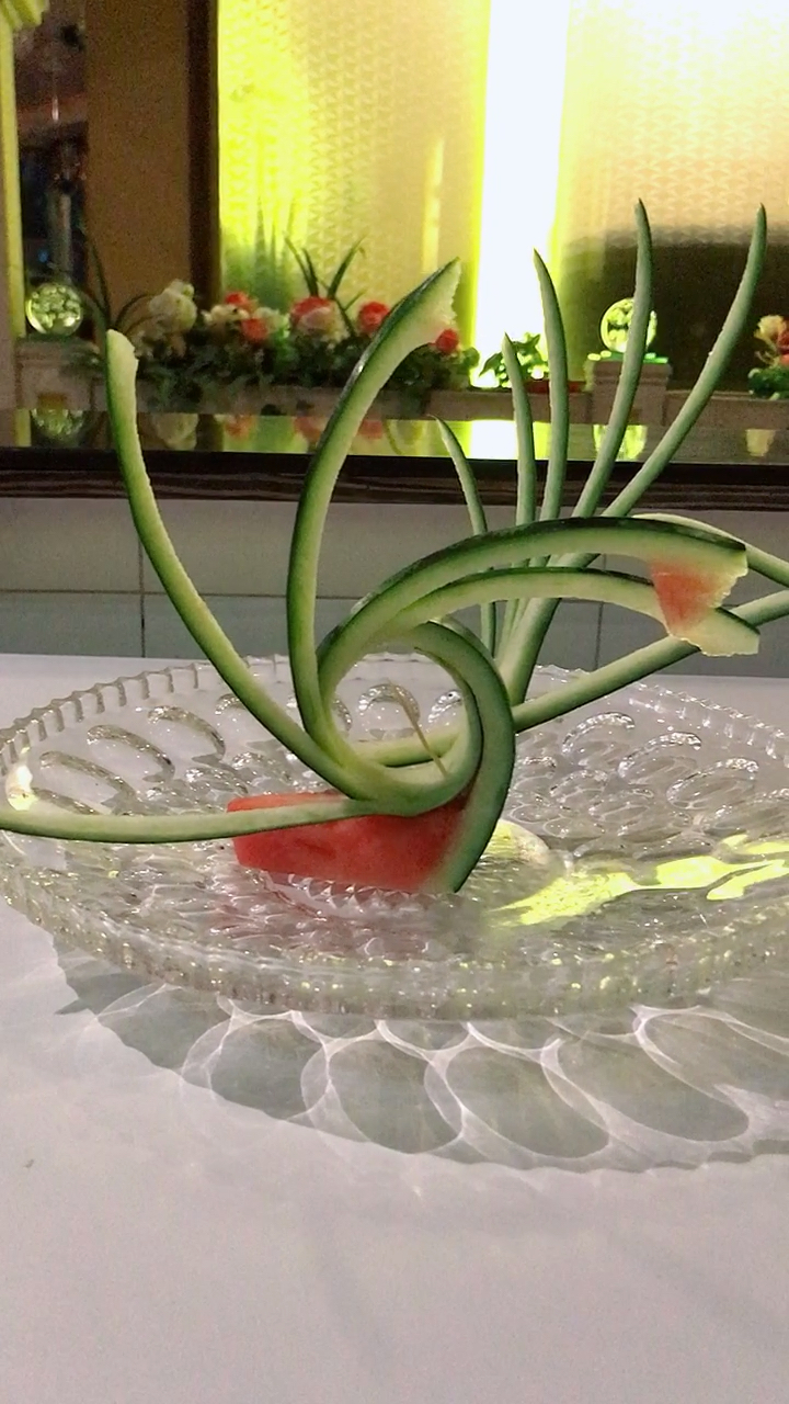 果盘艺术雕刻#酒店水果盘,这么切的