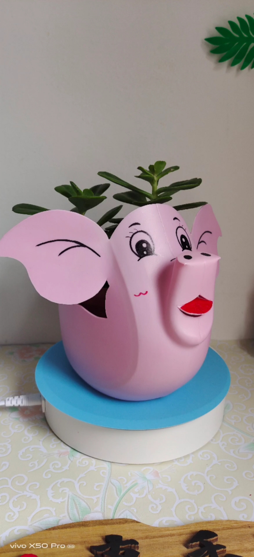 手工制作#废物利用,洗衣液瓶子改造猪花盆.