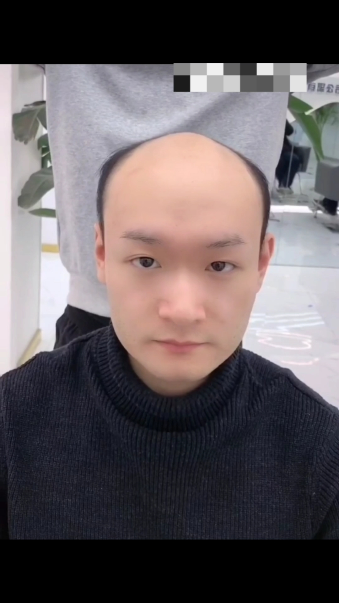 精品时尚假发#帅哥地中海被老妈拎着过来定制假发带上假发后太感谢