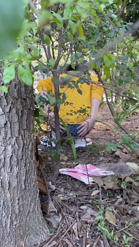 美女你的东西掉啦还要不要的