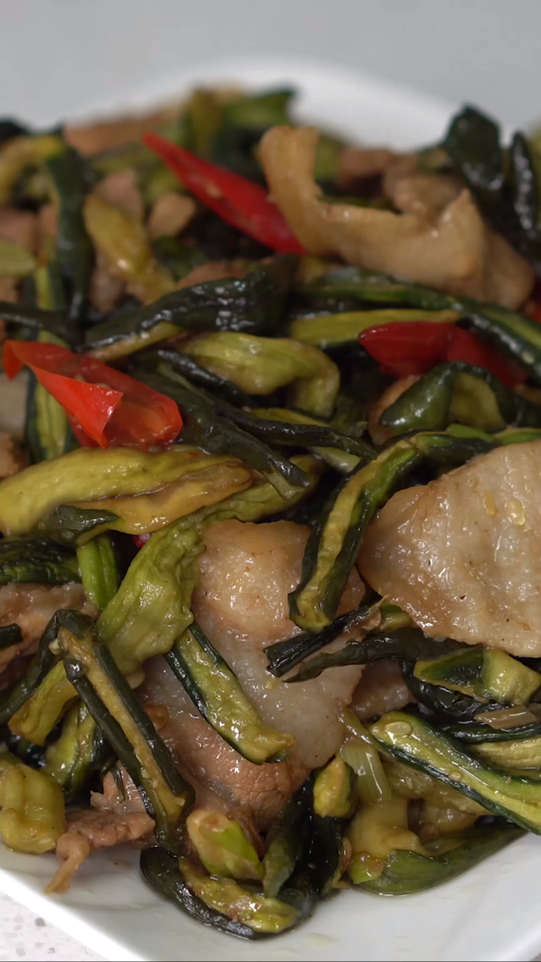 美食#这道黄瓜干炒肉绝对算是下饭神器,一碗米饭分分钟见底.-度小视