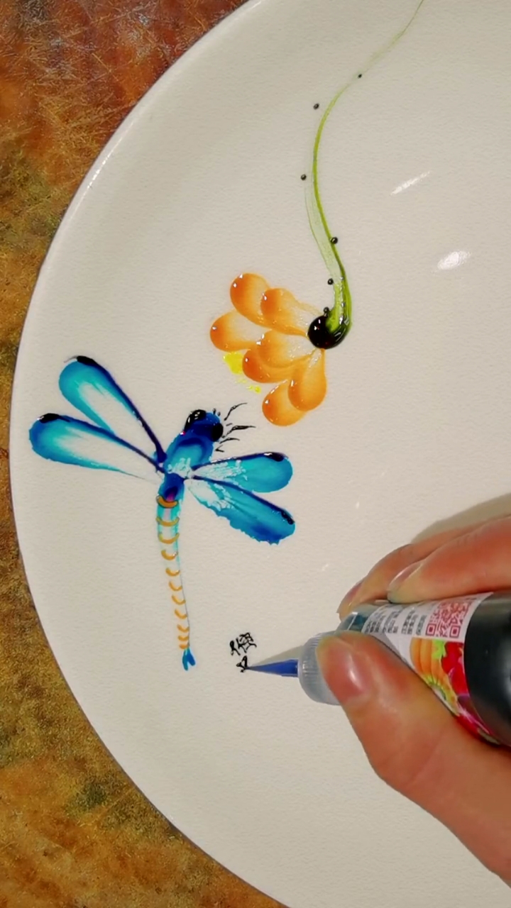 蜻蜓教学果酱画,下班的时候学习画画,厨房就是这样子提升技能的-度小