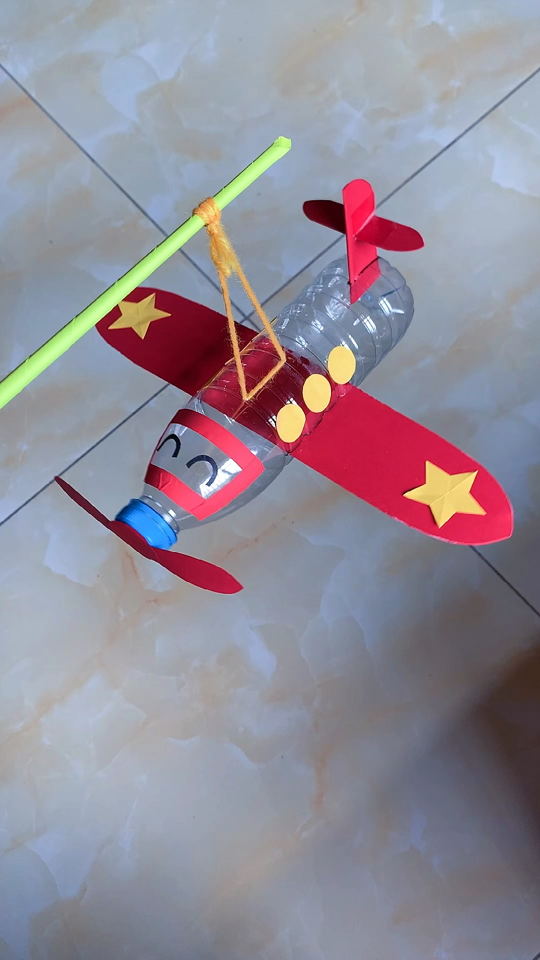 幼儿园手工#用饮料瓶制作小飞机灯笼,幼儿园创意手工-度小视