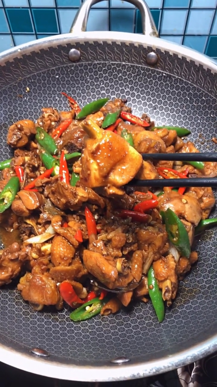 自制家庭美食#生炒小公鸡