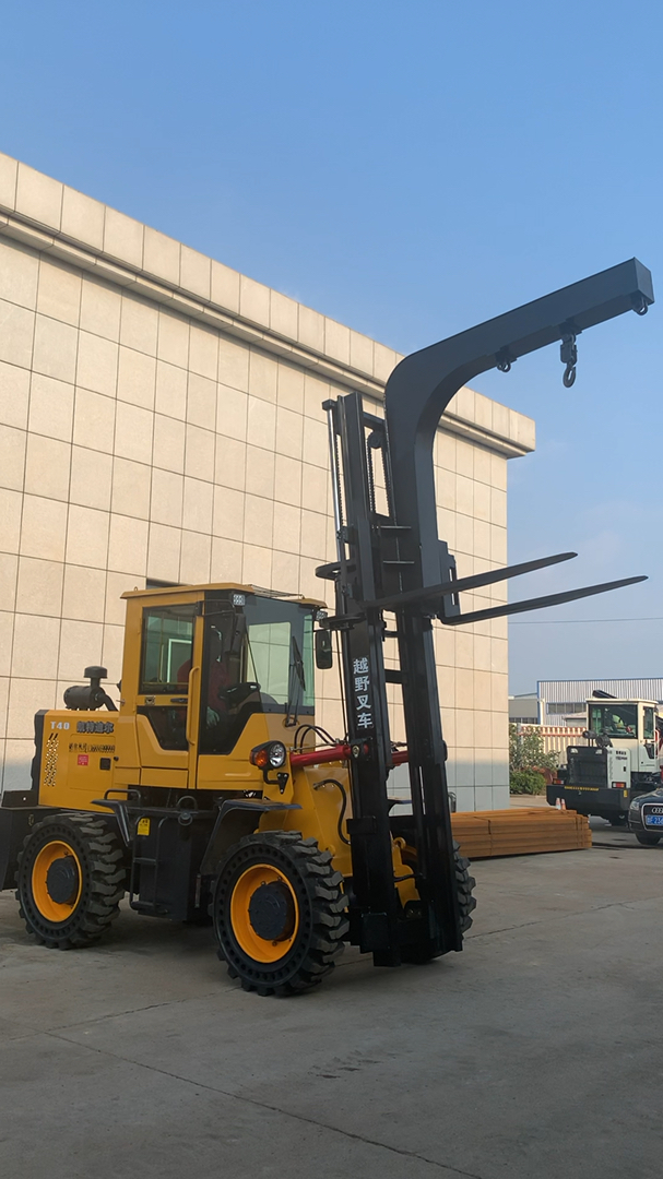 全民好物节#4吨带吊臂叉车了解一下